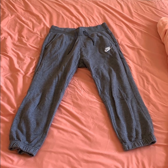 Nike jogger - Picture 2 of 3